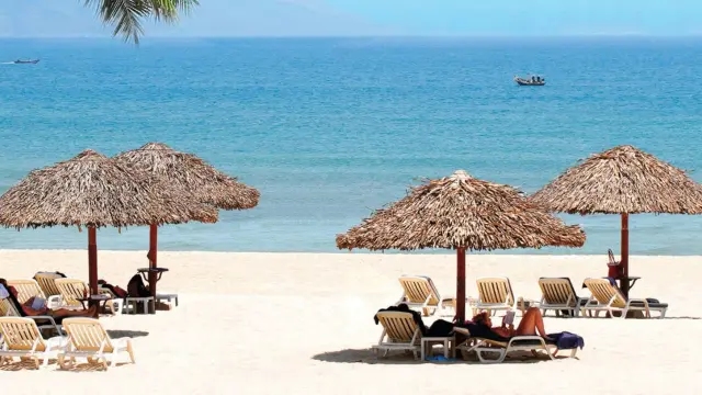 ชายหาดหมีเค my khe beach