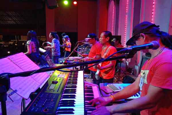 ดนตรีสด บึงสตาร์ ดนตรีสด